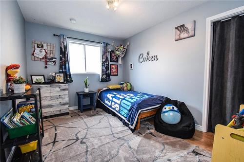 5 Hillcrest Road, Port Colborne, ON - Indoor Photo Showing Bedroom