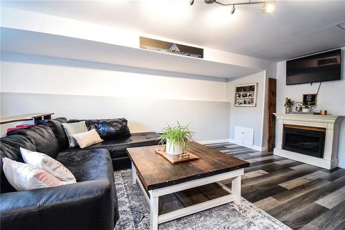 5 Hillcrest Road, Port Colborne, ON - Indoor Photo Showing Living Room With Fireplace