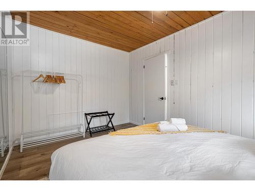 1399 12Th  Avenue, Invermere, BC - Indoor Photo Showing Bedroom