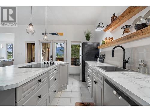 1399 12Th  Avenue, Invermere, BC - Indoor Photo Showing Kitchen