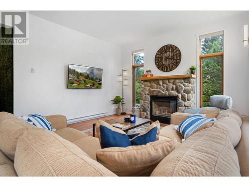 1399 12Th  Avenue, Invermere, BC - Indoor Photo Showing Living Room With Fireplace