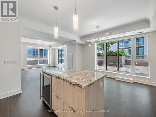 1908 - 318 Richmond Street, Toronto (Waterfront Communities), ON - Indoor Photo Showing Kitchen With Upgraded Kitchen