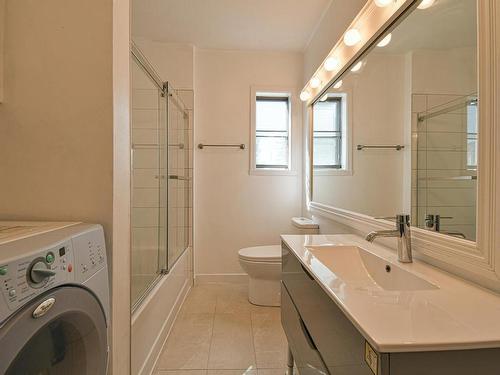 Bathroom - 143 Rue St-Vincent, Sainte-Agathe-Des-Monts, QC - Indoor Photo Showing Laundry Room