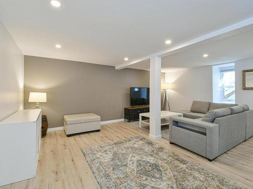 Family room - 143 Rue St-Vincent, Sainte-Agathe-Des-Monts, QC - Indoor