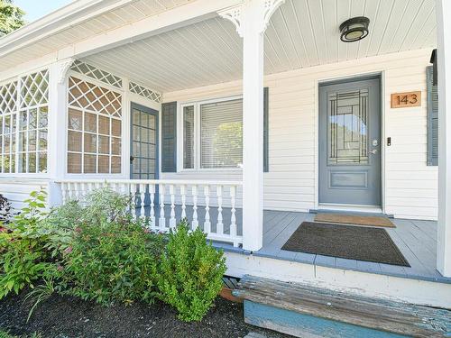 Exterior entrance - 143 Rue St-Vincent, Sainte-Agathe-Des-Monts, QC - Outdoor