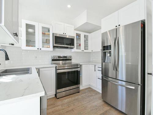 Kitchen - 143 Rue St-Vincent, Sainte-Agathe-Des-Monts, QC - Indoor Photo Showing Kitchen With Double Sink With Upgraded Kitchen