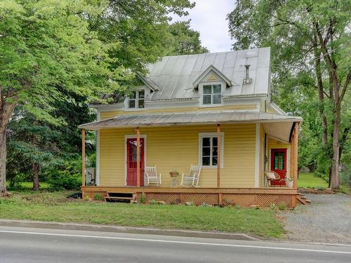 FaÃ§ade - 326 Ch. Des Patriotes S., Mont-Saint-Hilaire, QC - Outdoor With Deck Patio Veranda