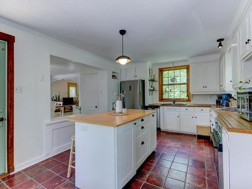 Cuisine - 326 Ch. Des Patriotes S., Mont-Saint-Hilaire, QC - Indoor Photo Showing Kitchen