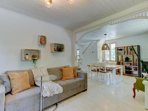 Salon - 326 Ch. Des Patriotes S., Mont-Saint-Hilaire, QC - Indoor Photo Showing Living Room