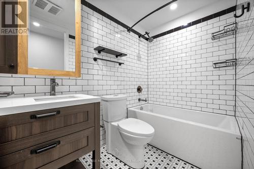 601 - 555 College Street, Toronto, ON - Indoor Photo Showing Bathroom