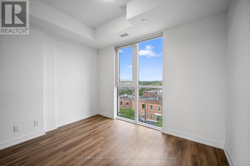 601 - 555 College Street, Toronto, ON - Indoor Photo Showing Other Room