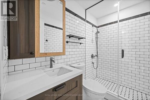 601 - 555 College Street, Toronto, ON - Indoor Photo Showing Bathroom