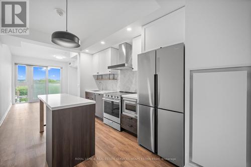 601 - 555 College Street, Toronto, ON - Indoor Photo Showing Kitchen