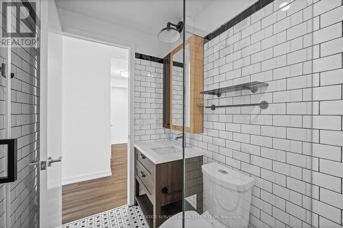 601 - 555 College Street, Toronto, ON - Indoor Photo Showing Bathroom