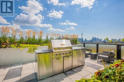 601 - 555 College Street, Toronto, ON - Outdoor With View