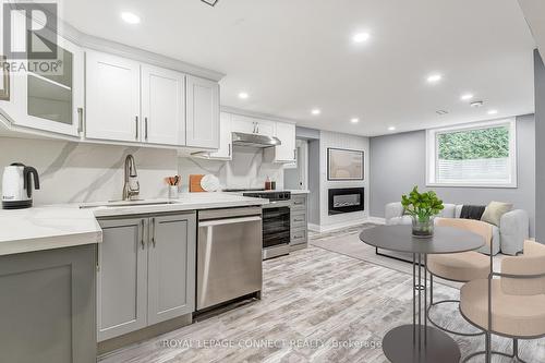 44 Ronway Crescent, Toronto (Woburn), ON - Indoor Photo Showing Kitchen With Upgraded Kitchen