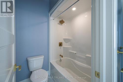 3741 Somerston Crescent, London, ON - Indoor Photo Showing Bathroom