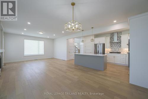 3741 Somerston Crescent, London, ON - Indoor Photo Showing Kitchen