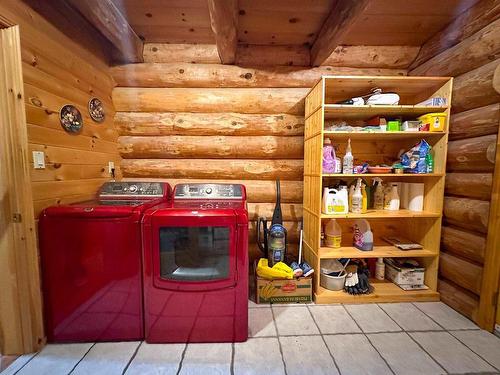 292 Branch Road 16 Storm Bay Road, Kenora, ON - Indoor Photo Showing Laundry Room