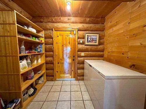 292 Branch Road 16 Storm Bay Road, Kenora, ON - Indoor Photo Showing Laundry Room