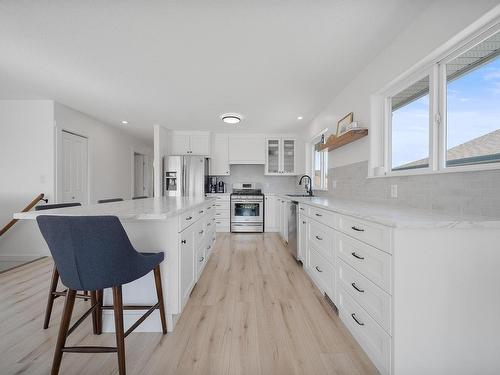 1114 Raven Drive, Kamloops, BC - Indoor Photo Showing Kitchen With Upgraded Kitchen