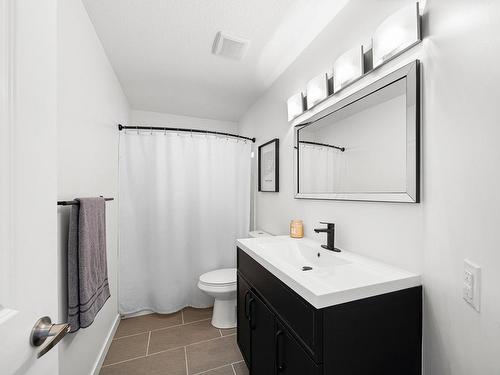 1114 Raven Drive, Kamloops, BC - Indoor Photo Showing Bathroom