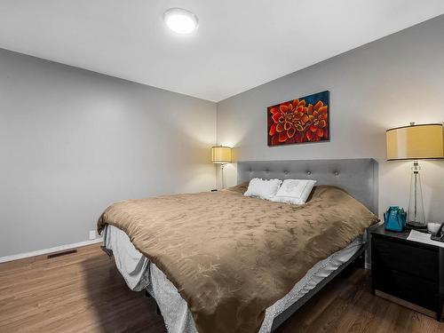 1360 Sherbrooke Ave, Kamloops, BC - Indoor Photo Showing Bedroom