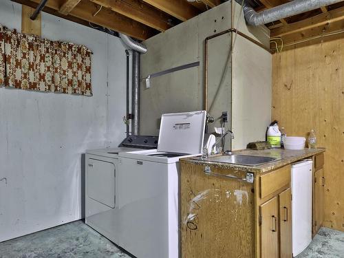 1069 Schubert Drive, Kamloops, BC - Indoor Photo Showing Laundry Room