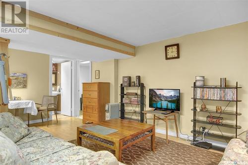 3815 Van Horne Avenue, Regina, SK - Indoor Photo Showing Living Room