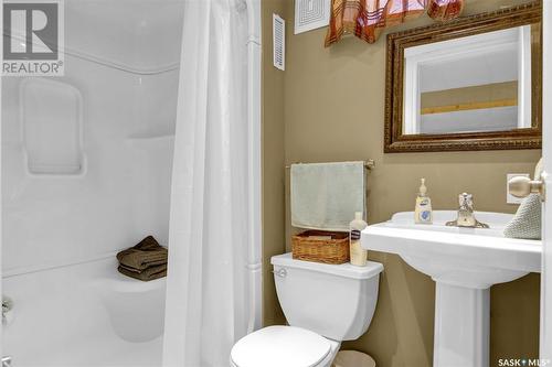 3815 Van Horne Avenue, Regina, SK - Indoor Photo Showing Bathroom