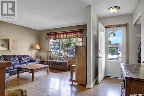 3815 Van Horne Avenue, Regina, SK - Indoor Photo Showing Living Room