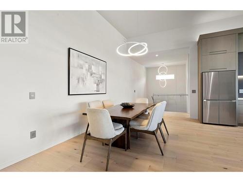 5546 Upper Mission Drive, Kelowna, BC - Indoor Photo Showing Dining Room