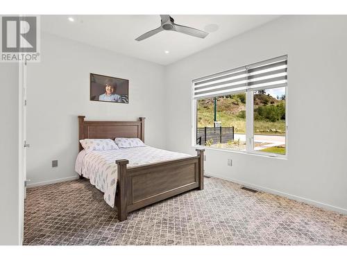 5546 Upper Mission Drive, Kelowna, BC - Indoor Photo Showing Bedroom