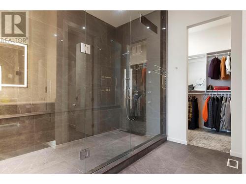 5546 Upper Mission Drive, Kelowna, BC - Indoor Photo Showing Bathroom