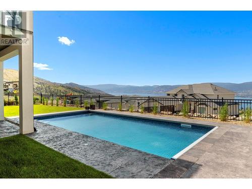 5546 Upper Mission Drive, Kelowna, BC - Outdoor With In Ground Pool With Backyard