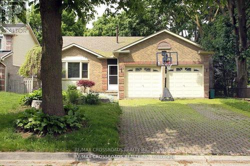 896 Walton Court, Whitby (Williamsburg), ON - Outdoor