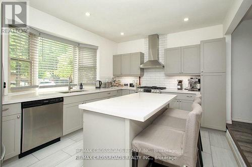 896 Walton Court, Whitby (Williamsburg), ON - Indoor Photo Showing Kitchen With Upgraded Kitchen