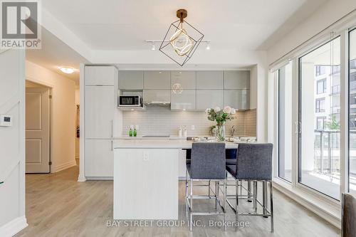 611 - 18 Rouge Valley Drive, Markham (Unionville), ON - Indoor Photo Showing Kitchen With Upgraded Kitchen