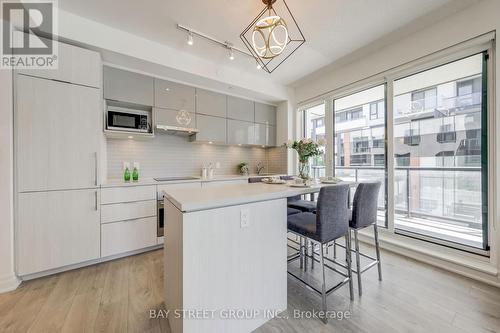 611 - 18 Rouge Valley Drive, Markham (Unionville), ON - Indoor Photo Showing Kitchen With Upgraded Kitchen