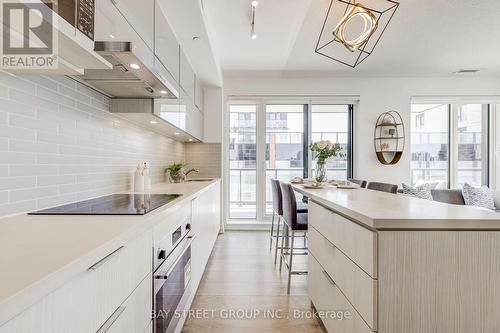 611 - 18 Rouge Valley Drive, Markham (Unionville), ON - Indoor Photo Showing Kitchen With Upgraded Kitchen