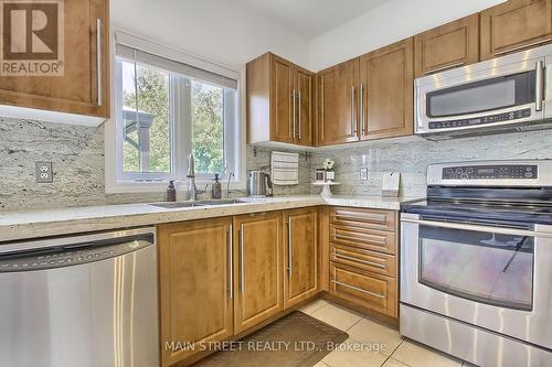 4 Glendower Crescent, Georgina (Keswick North), ON - Indoor Photo Showing Kitchen With Double Sink