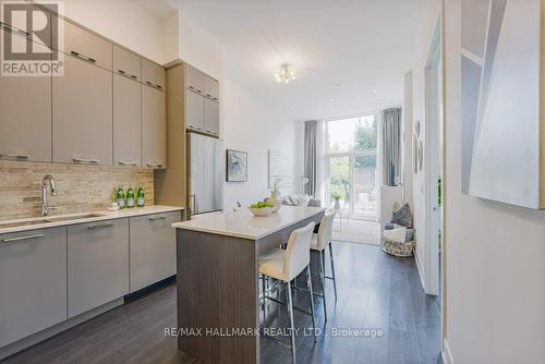 116 - 9471 Yonge Street, Richmond Hill (Observatory), ON - Indoor Photo Showing Kitchen