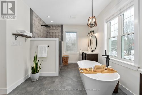 5385 Line 8 N, Oro-Medonte, ON - Indoor Photo Showing Bathroom