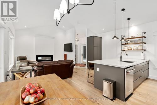 5385 Line 8 N, Oro-Medonte, ON - Indoor Photo Showing Kitchen