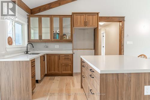 5385 Line 8 N, Oro-Medonte, ON - Indoor Photo Showing Kitchen