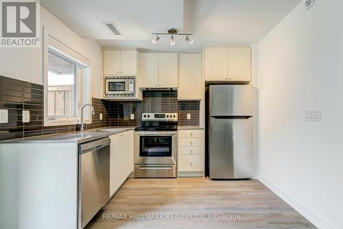 101 - 155 Downsview Park Boulevard, Toronto (Downsview-Roding-Cfb), ON - Indoor Photo Showing Kitchen With Stainless Steel Kitchen