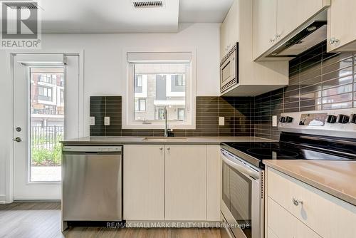 101 - 155 Downsview Park Boulevard, Toronto (Downsview-Roding-Cfb), ON - Indoor Photo Showing Kitchen With Stainless Steel Kitchen