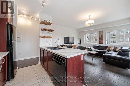 305 - 5150 Winston Churchill Boulevard, Mississauga (Churchill Meadows), ON - Indoor Photo Showing Kitchen With Double Sink