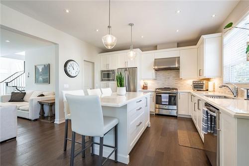 27 Willow Bank Common, St. Catharines, ON - Indoor Photo Showing Kitchen With Stainless Steel Kitchen With Double Sink With Upgraded Kitchen