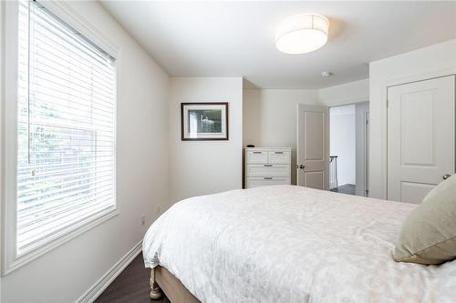 27 Willow Bank Common, St. Catharines, ON - Indoor Photo Showing Bedroom